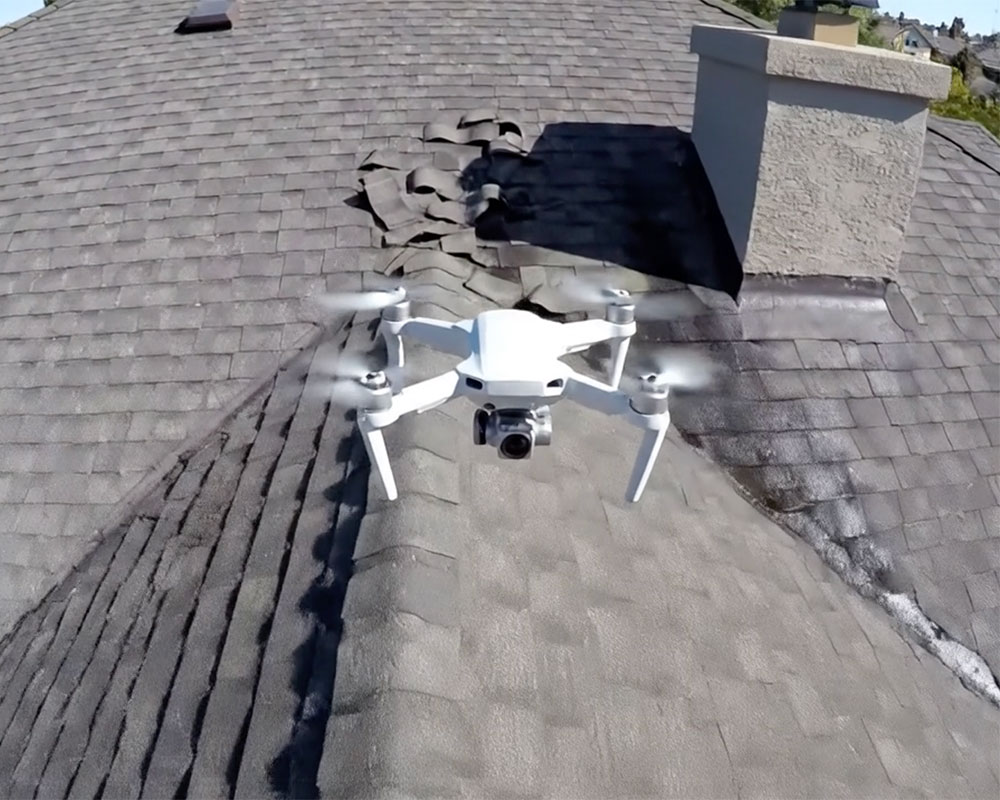 Dachwartung per Drohne